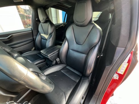 Used 2018 Tesla Model X image 9