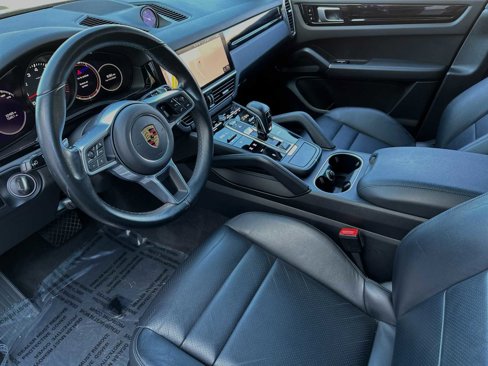 Used 2021 Porsche Cayenne image 4