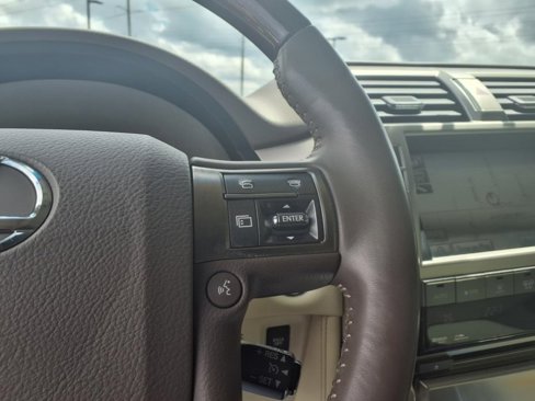 Used 2011 Lexus GX 460 image 20