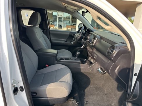 Used 2022 Toyota Tacoma SR image 35