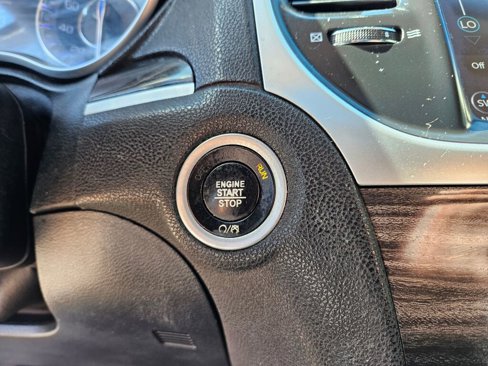 Used 2018 Chrysler 300 Touring L image 3