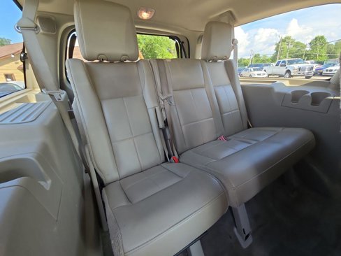 Used 2014 Lincoln Navigator L 4WD image 28