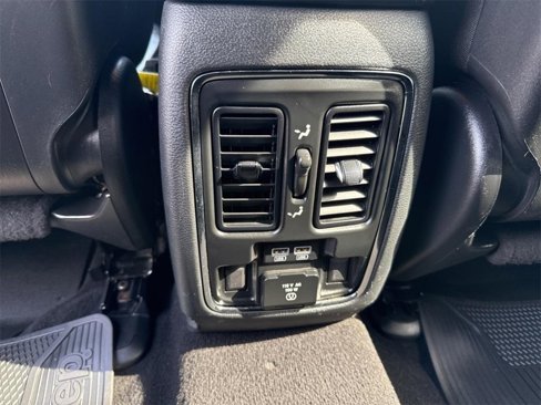 Used 2019 Jeep Grand Cherokee Limited image 22
