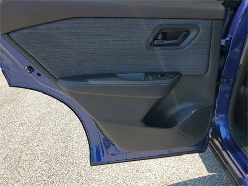 Used 2021 Nissan Rogue S image 30