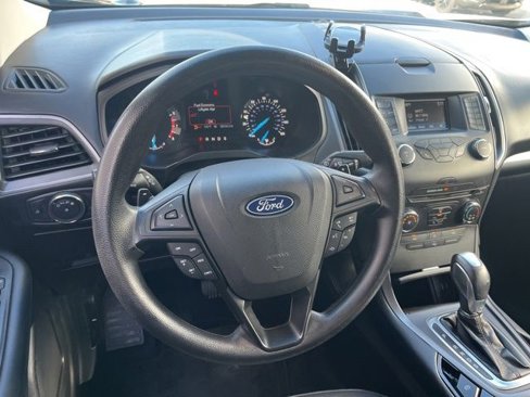 Used 2018 Ford Edge SE image 33