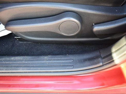 Used 2015 Nissan Juke SL image 12