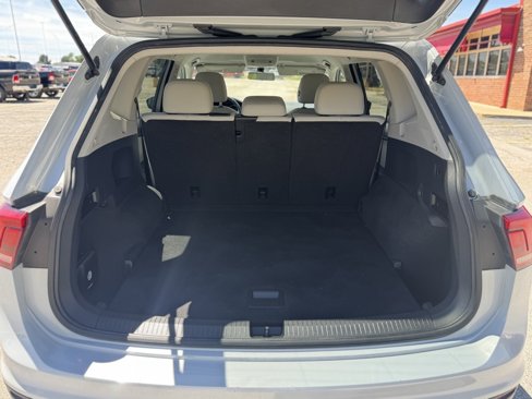 Used 2019 Volkswagen Tiguan SE image 11