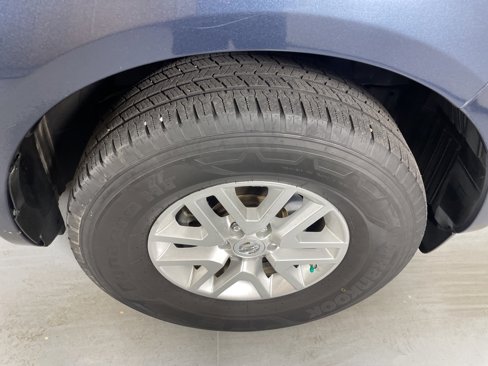 Used 2017 Nissan Frontier SV image 11