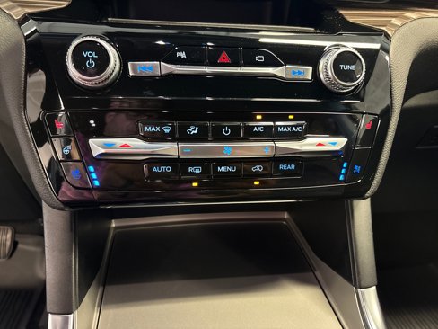 Used 2022 Ford Explorer Limited image 33