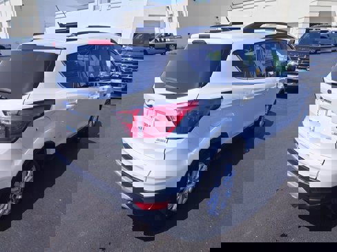 Used 2019 Ford Escape SEL image 5