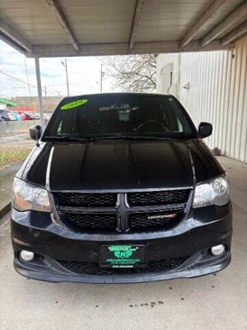 Used 2018 Dodge Grand Caravan SE image 1