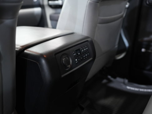 Used 2015 Toyota Sequoia Limited image 39