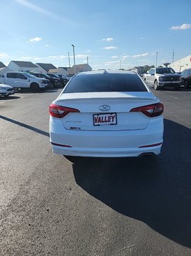 Used 2017 Hyundai Sonata SE w/ Cargo Package image 4