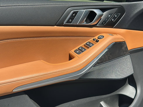 Certified 2022 BMW X5 sDrive40i w/ Luxury Seating Package image 16