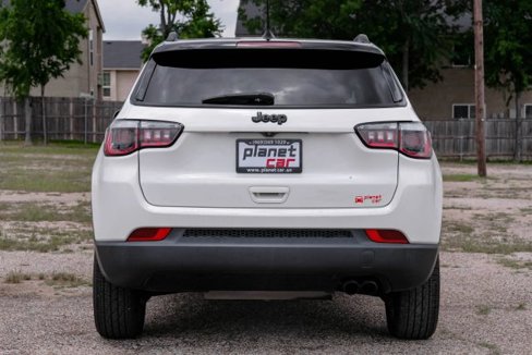 Used 2019 Jeep Compass Latitude image 13