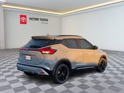 Used 2021 Nissan Kicks SR image 4