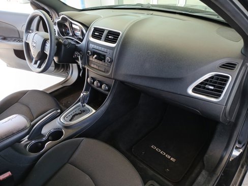 Used 2013 Dodge Avenger SE image 29