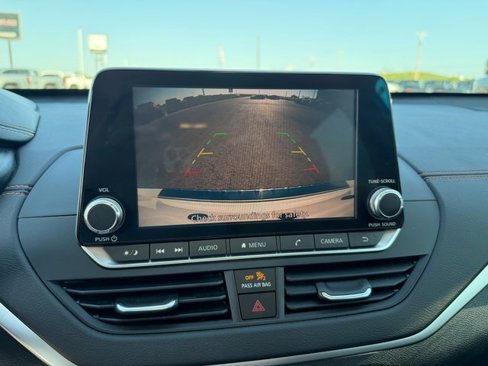 Used 2019 Nissan Altima 2.0 SR image 17
