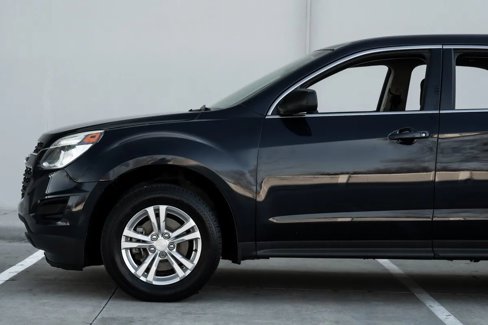 Used 2017 Chevrolet Equinox LS image 9