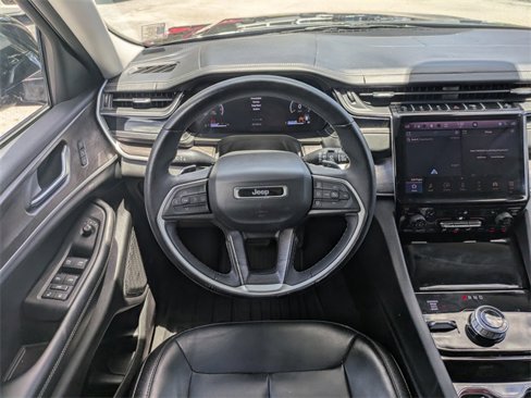 Used 2022 Jeep Grand Cherokee L Limited image 19