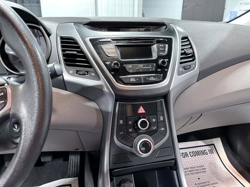 Used 2016 Hyundai Elantra SE image 22
