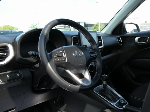 Used 2024 Hyundai Venue SEL image 26