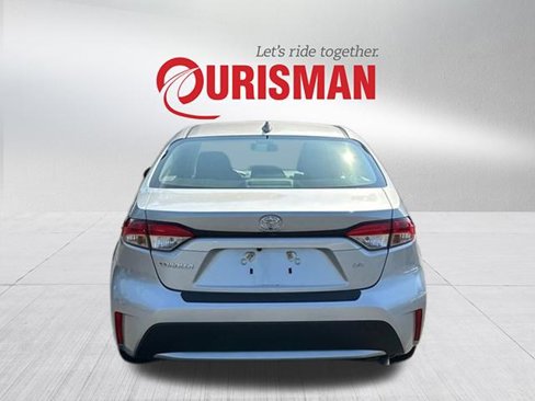 Used 2022 Toyota Corolla LE image 3