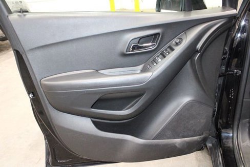 Used 2019 Chevrolet Trax LT w/ LT Convenience Package image 10