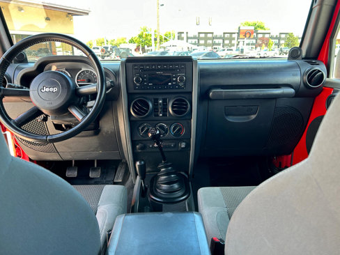 Used 2007 Jeep Wrangler Unlimited Rubicon w/ PWR Convenience Group image 25