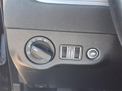 Used 2023 Dodge Charger SXT image 17