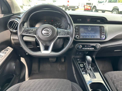 Used 2022 Nissan Kicks SV image 16