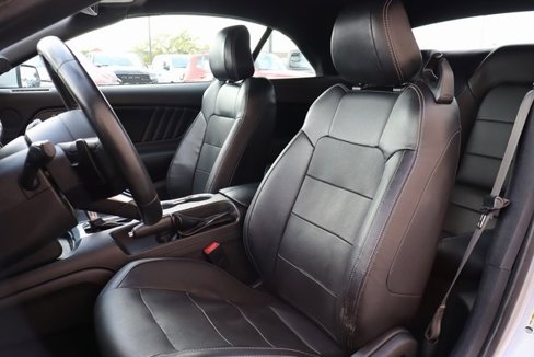 Used 2019 Ford Mustang Premium image 9