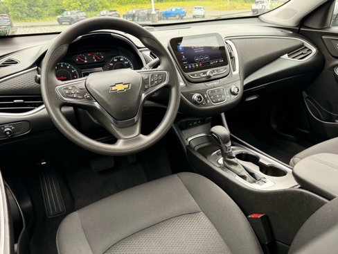 Used 2025 Chevrolet Malibu LT image 9