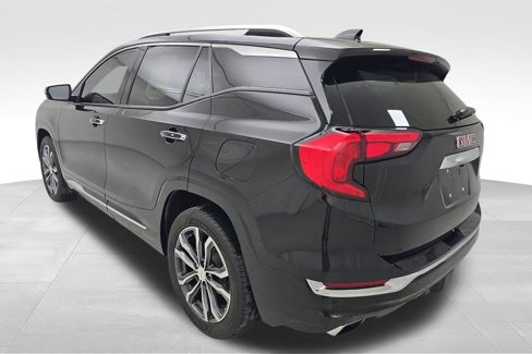 Used 2018 GMC Terrain Denali w/ Advanced Safety Package image 7