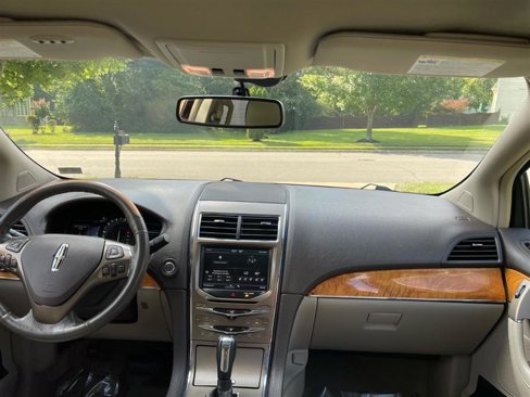 Used 2014 Lincoln MKX AWD w/ Equipment Group 101A image 8