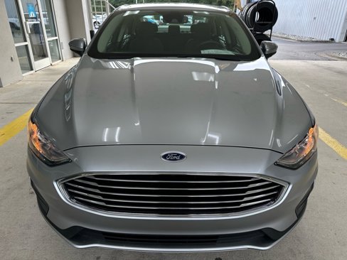 Used 2020 Ford Fusion SE image 8