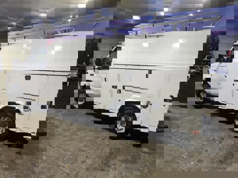 Used 2015 Ford E-350 and Econoline 350 Super Duty image 9