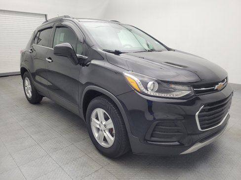Used 2020 Chevrolet Trax LT w/ Sun & Sound Package image 11