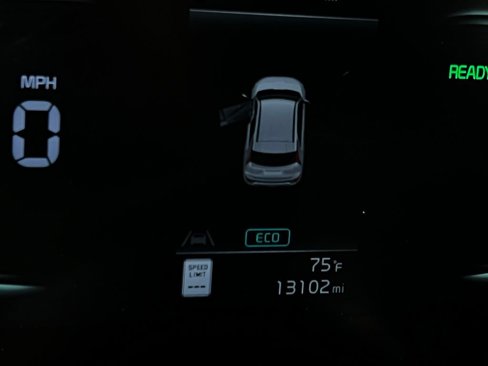 Used 2023 Kia Niro LX image 18