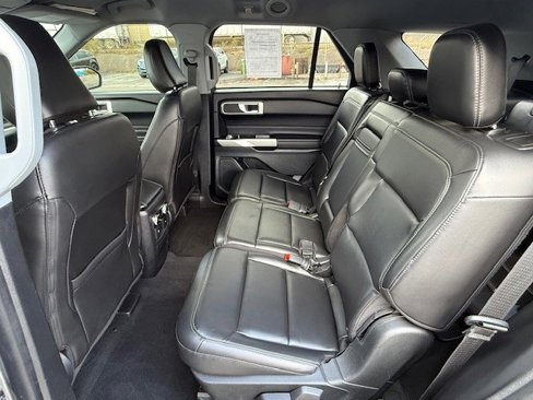 Used 2022 Ford Explorer XLT w/ Equipment Group 202A image 15