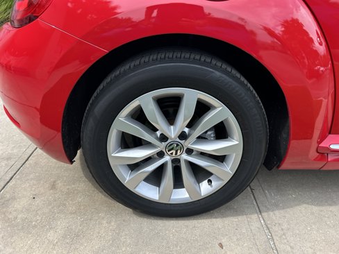 Used 2014 Volkswagen Beetle TDI image 9