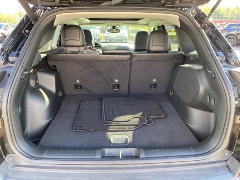 Used 2022 Jeep Cherokee Limited image 7
