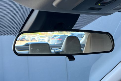 Used 2022 Toyota Camry SE image 25