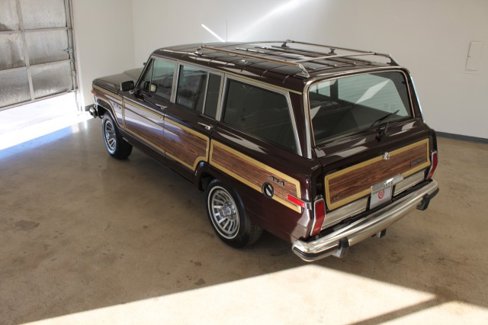 Used 1989 Jeep Grand Wagoneer image 13
