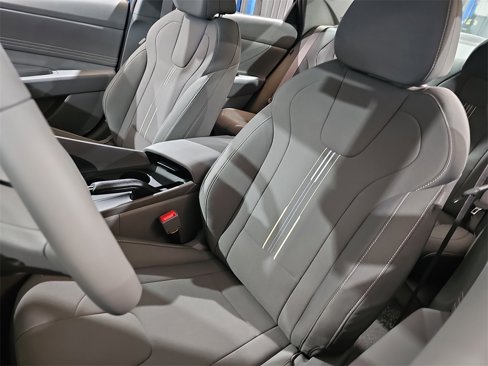 New 2025 Hyundai Elantra Sport image 14