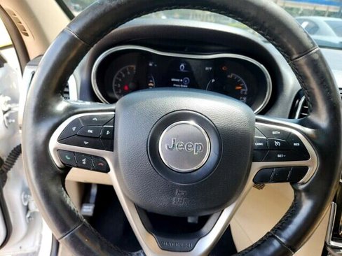 Used 2019 Jeep Grand Cherokee Limited image 9