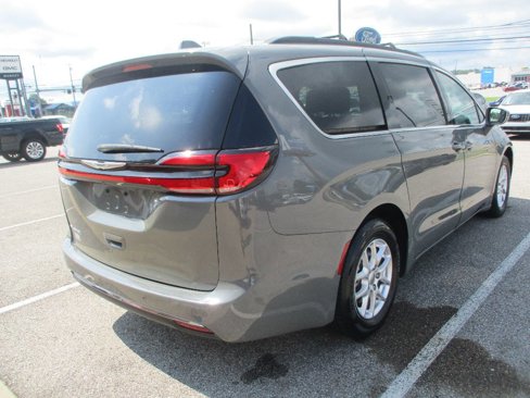 Used 2022 Chrysler Pacifica Touring-L image 20