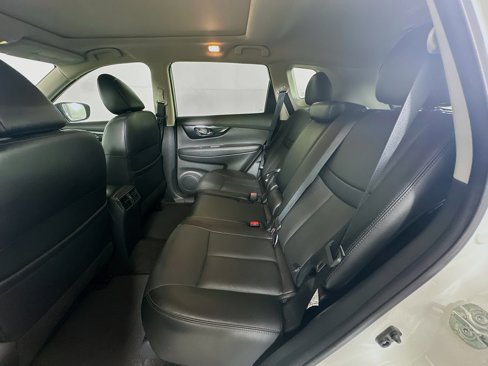 Used 2017 Nissan Rogue SL image 27