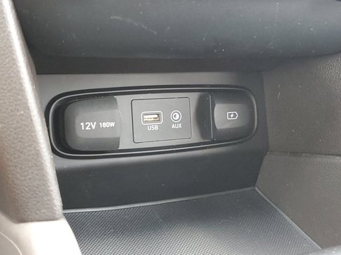 Used 2020 Hyundai Santa Fe SE image 18