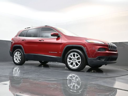 Used 2017 Jeep Cherokee Latitude w/ Safety/Convenience Group image 20